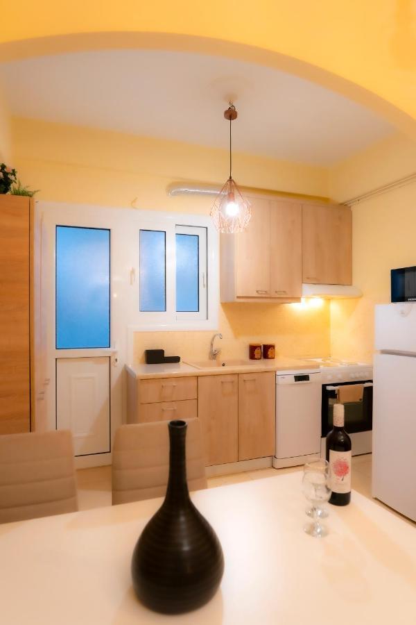 Myrtle, City Center Renovated Apartment Атина Екстериор снимка